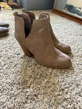 Tan heeled Booties